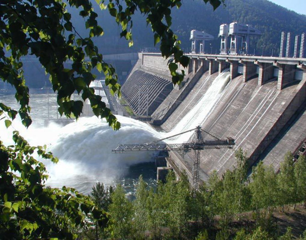 Красноярская ГЭС водосброс