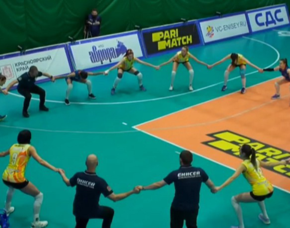 Волейболистки красноярского «Енисея» победили в первом матче с новым тренером