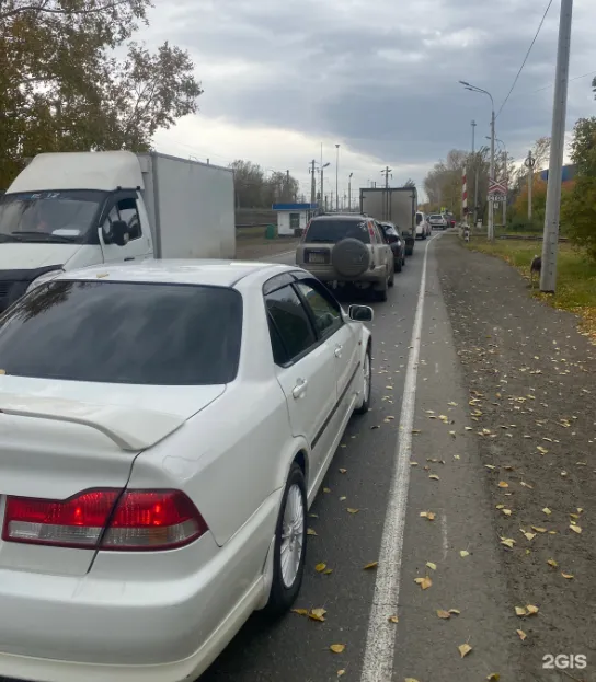 «Куплю машину ближе к жд»: правый берег Красноярска встал в 10-километровую пробку